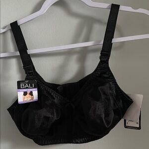 Bali BRA 34DD NEW Women's Black Classic Support wireless silky no padding 3545